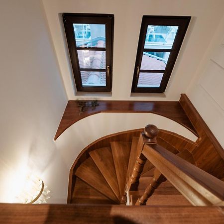 Emerald Suites Флорина Екстер'єр фото