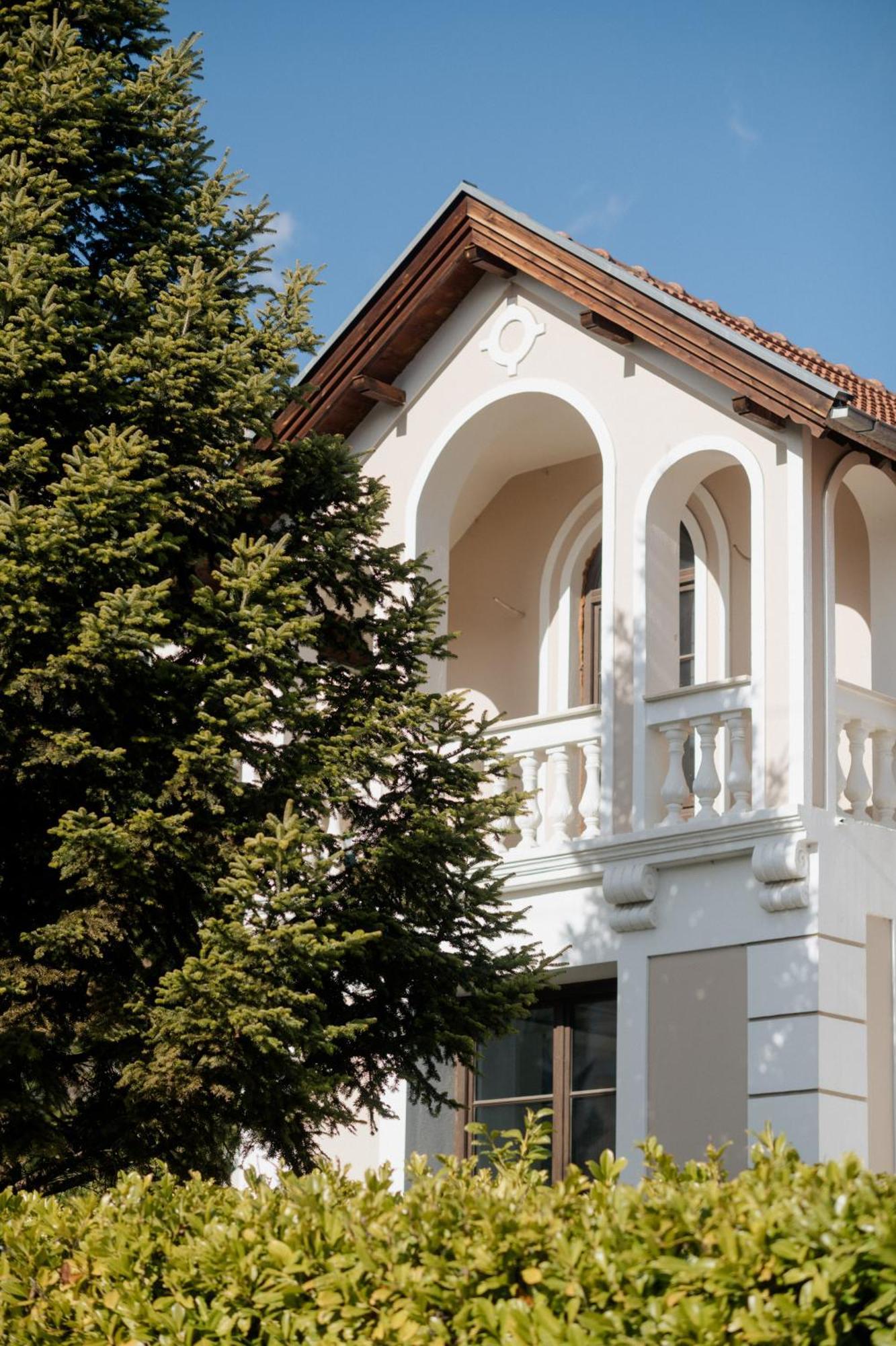 Emerald Suites Флорина Екстер'єр фото
