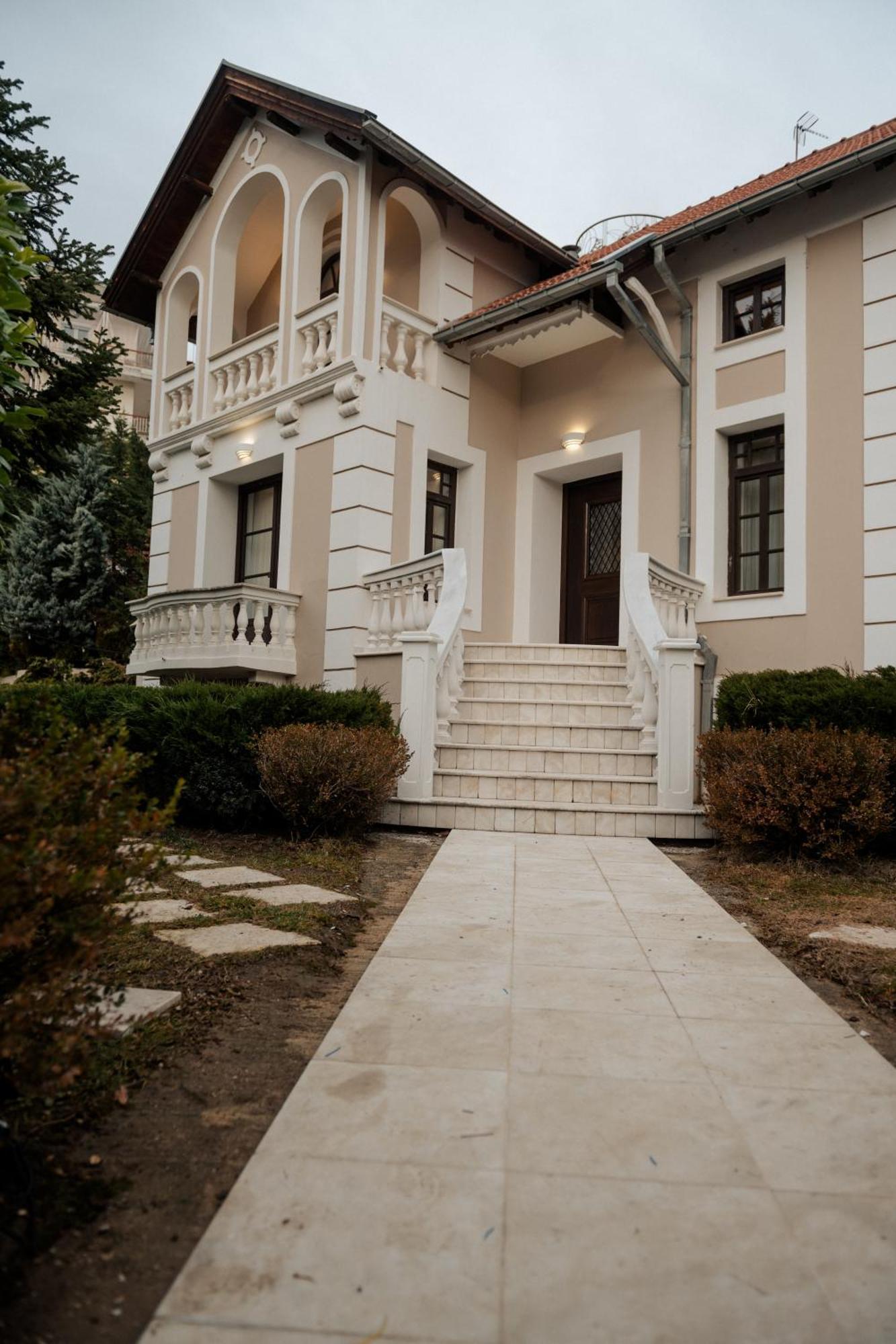 Emerald Suites Флорина Екстер'єр фото