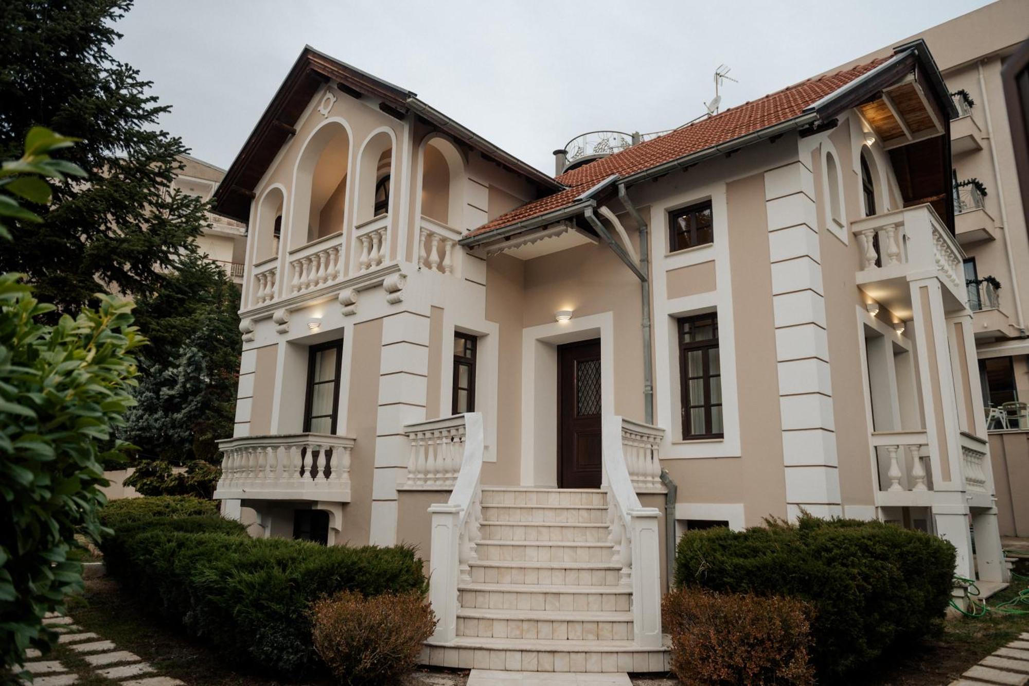 Emerald Suites Флорина Екстер'єр фото